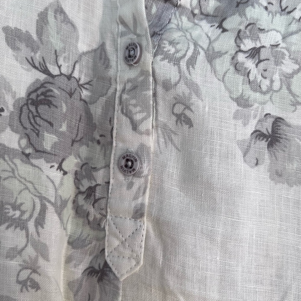 100% linen white dress with roses print. Long sleeve dress. Size 10 - Picture 11 of 14